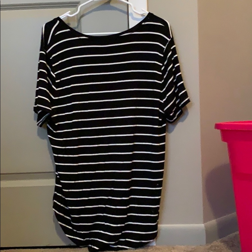 Basic Tee - Picture 2 of 2